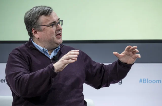 Prentis, new AI lab co-founded by Reid Hoffman, Mark Pincus in talks to raise $100M | TechCrunch