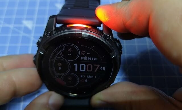 Garmin Fenix 8 How to use Flashlight