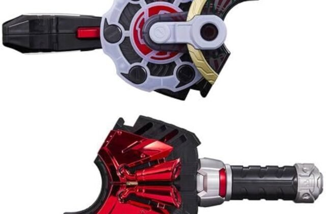Amazon.com: Kamen Rider Gats PREMIUM DX Memorial Magnum & Boost Raise Buckle Set : Toys & Games