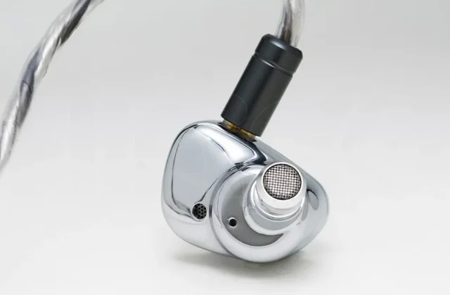 JUZEAR POISE Series Nimbus Warm-Balanced Single Dynamic Driver In-Ear – Juzear