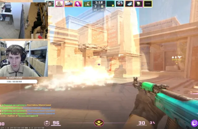 Streamer secures round in CS2 while working customer service