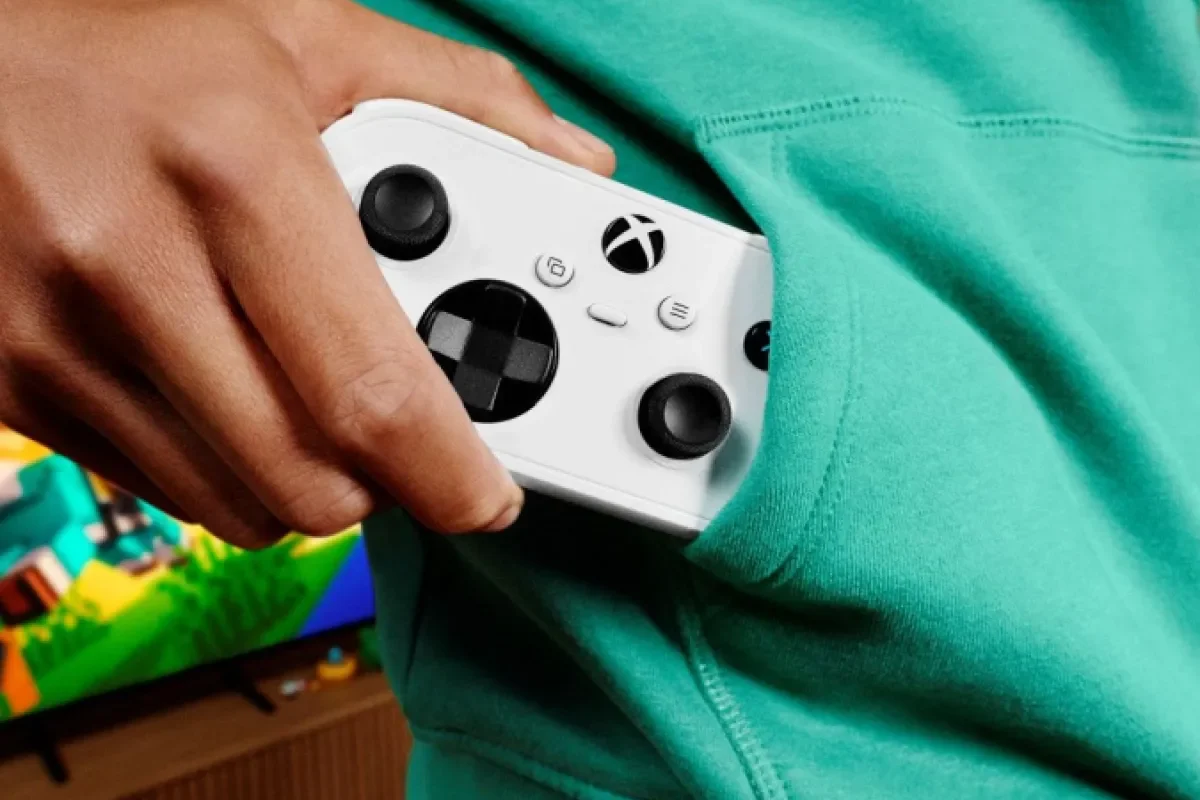 Xbox Introduces New Pocket-Size Nano Controller - CNET