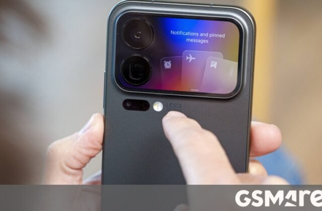 Honor 700 Pro to have a rear screen - GSMArena.com news