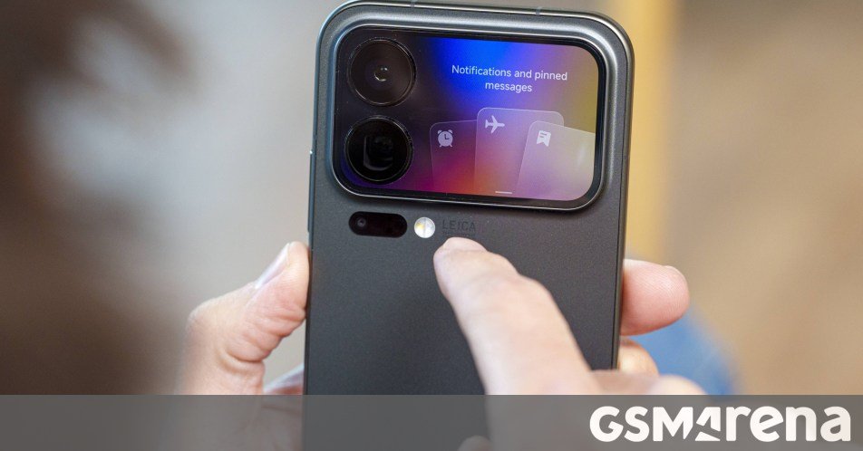 Honor 700 Pro to have a rear screen - GSMArena.com news