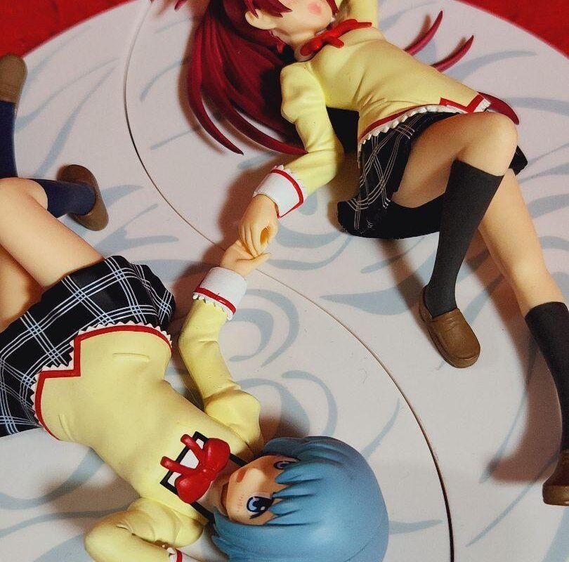 Miki Sayaka & Kyoko Sakura Puella Magi Madoka Magica Figure Relax time No box