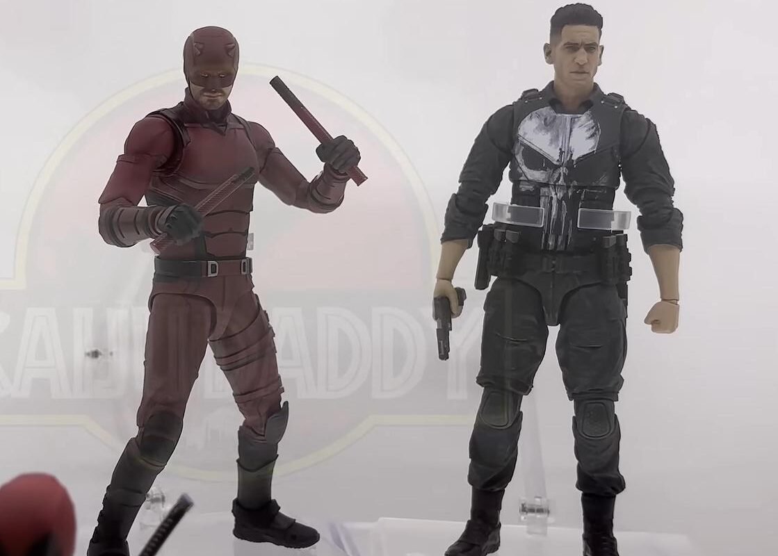 About mafex born again Daredevil & Punisher articulation... : r/Mafex
